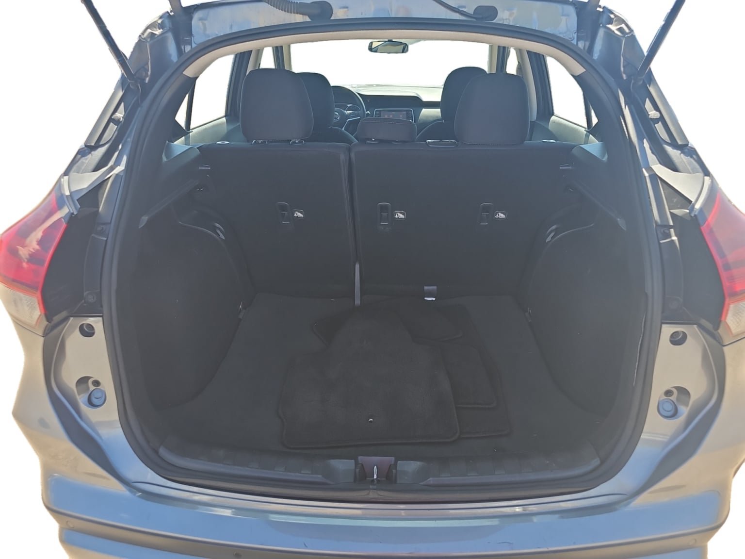 Used 2021 Nissan Kicks S FWD image 19