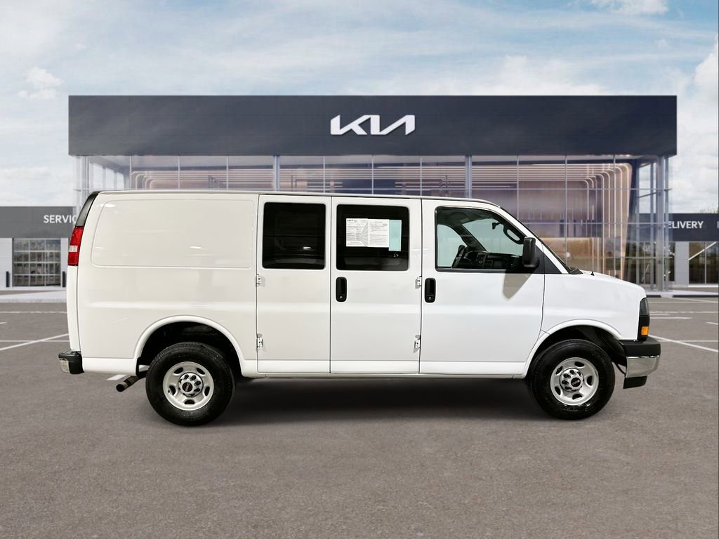 Used 2024 GMC Savana 2500 w/ Driver Convenience Package image 9