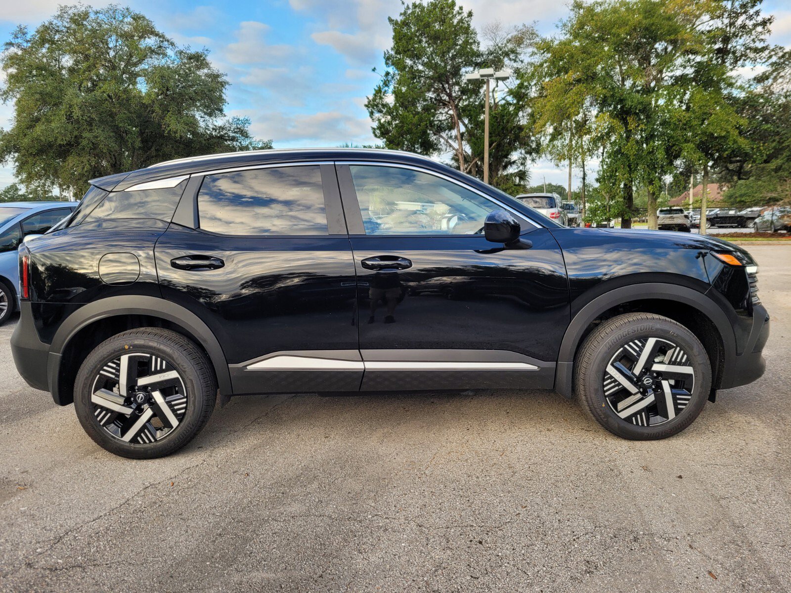 New 2026 Nissan Kicks SV image 7