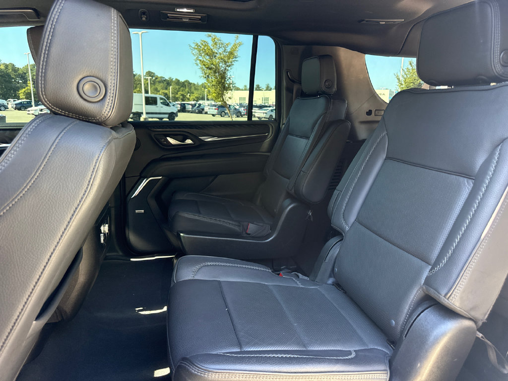 Used 2024 GMC Yukon XL Denali AWD/4WD image 29