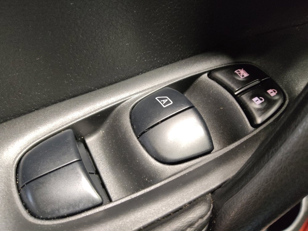 Used 2019 Nissan Rogue Sport S image 27