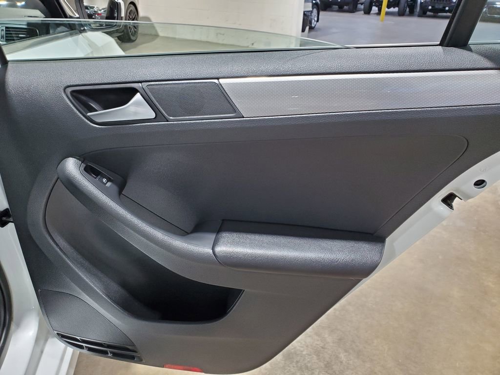 Used 2017 Volkswagen Jetta S image 22