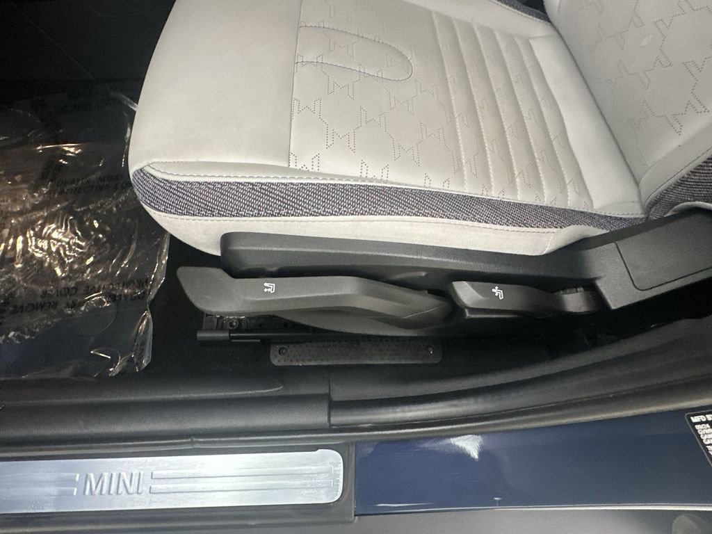 Certified 2025 MINI Cooper S image 13