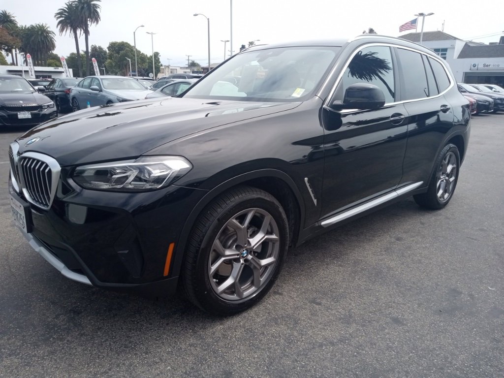 Used 2024 BMW X3 sDrive30i w/ Premium Package w/ZPA image 3