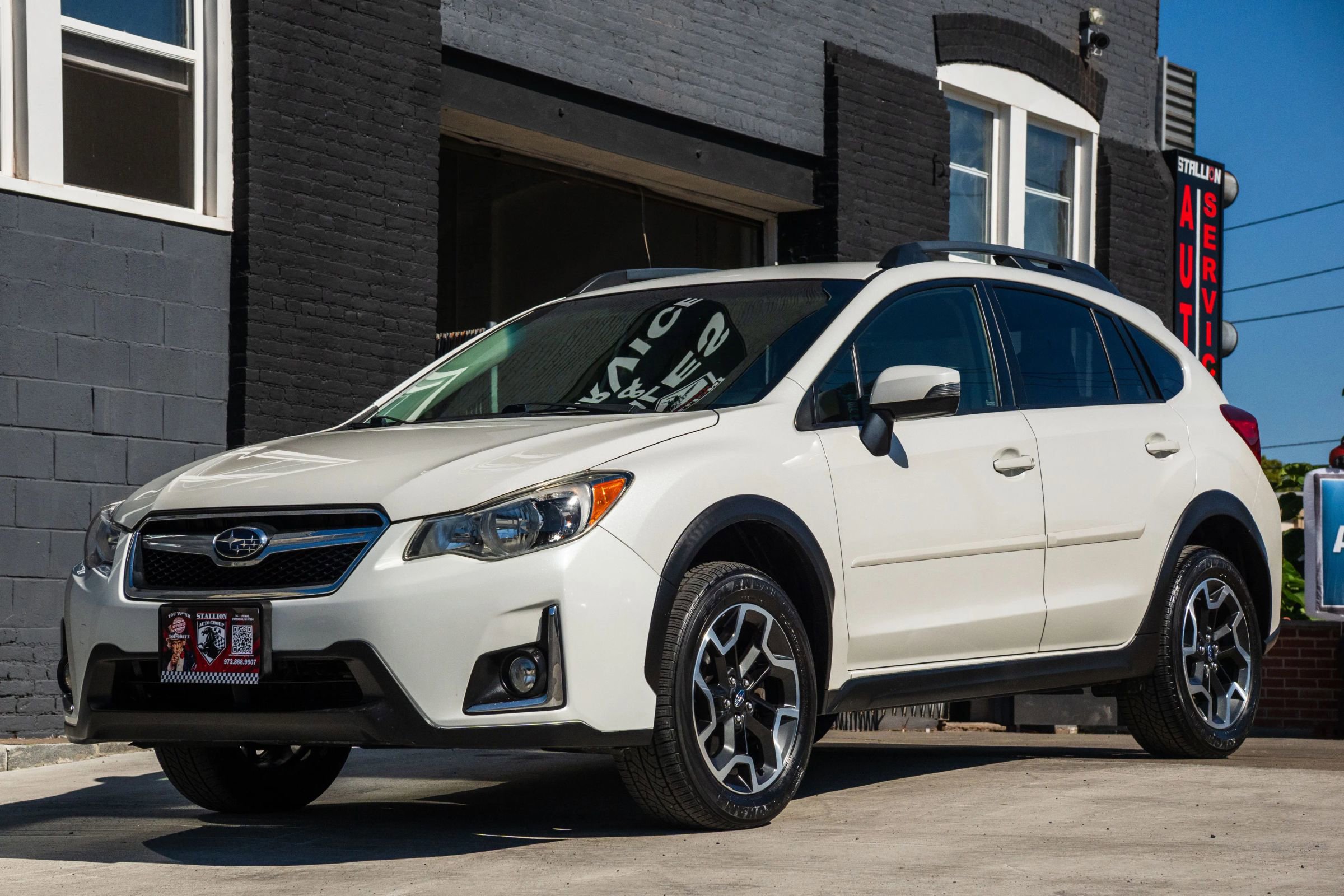 Used 2017 Subaru Crosstrek 2.0i Limited image 3