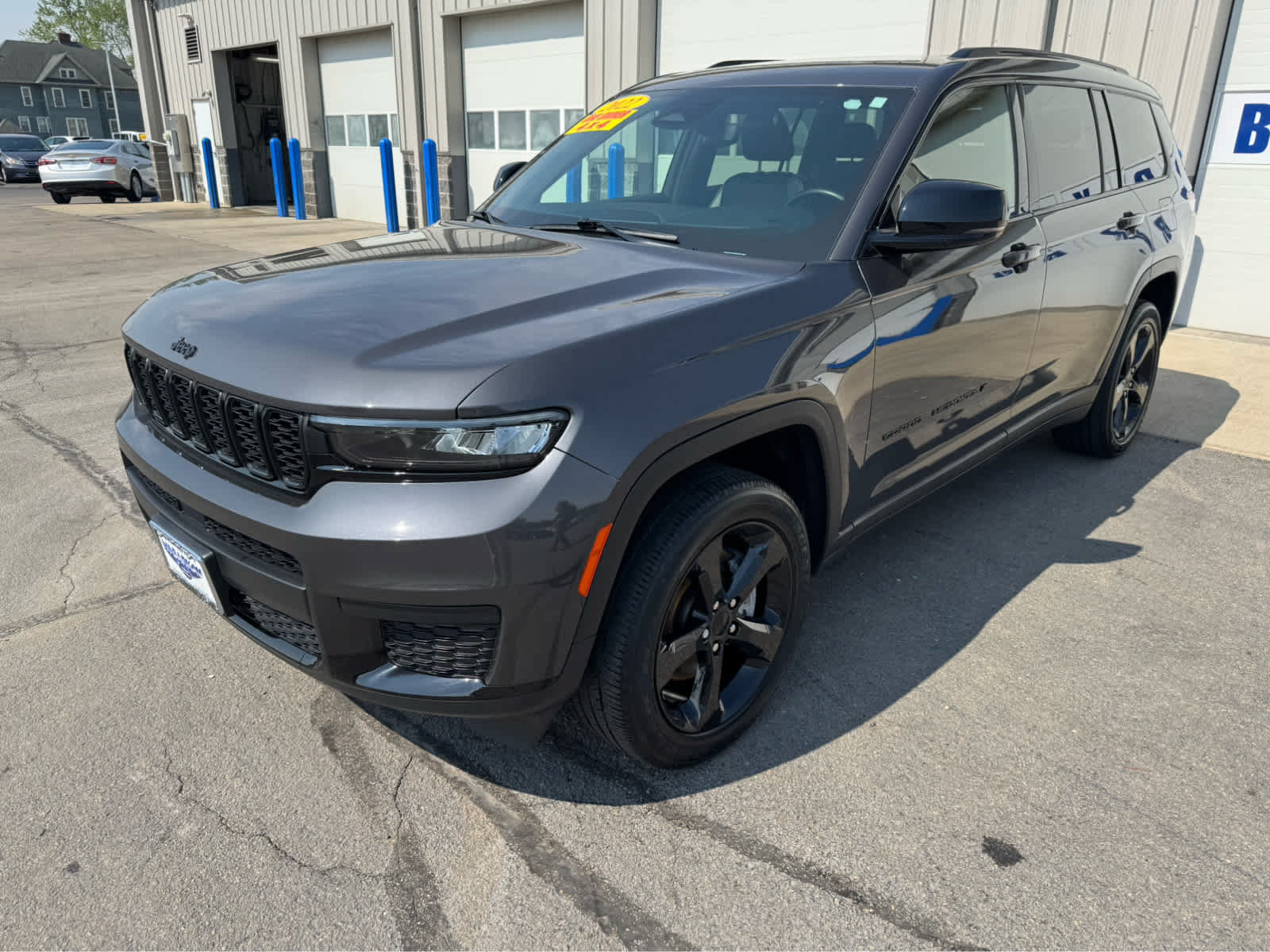 Used 2022 Jeep Grand Cherokee L Laredo AWD/4WD image 7