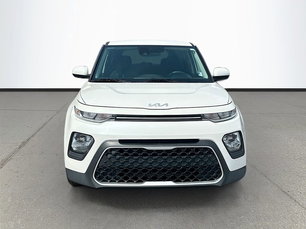 Certified 2022 Kia Soul LX w/ Technology Package FWD image 2