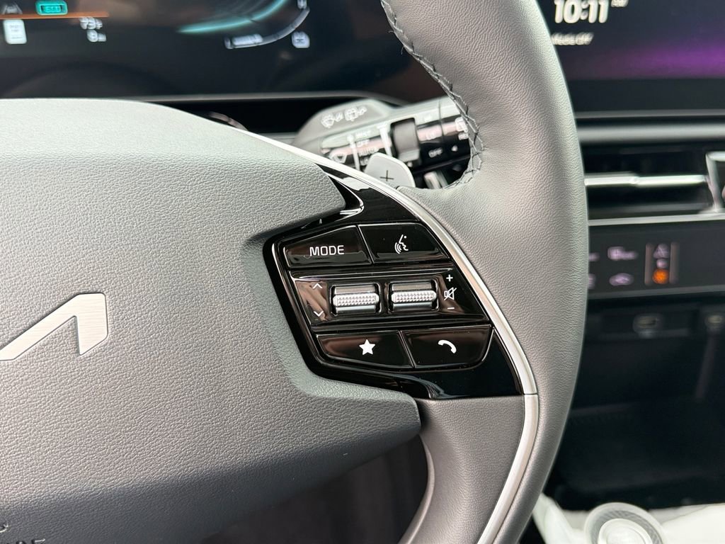 New 2025 Kia Niro EX w/ EX Cold Weather Package image 18