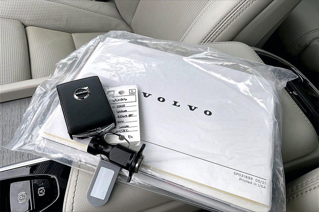 Used 2023 Volvo XC60 B5 Ultimate image 35