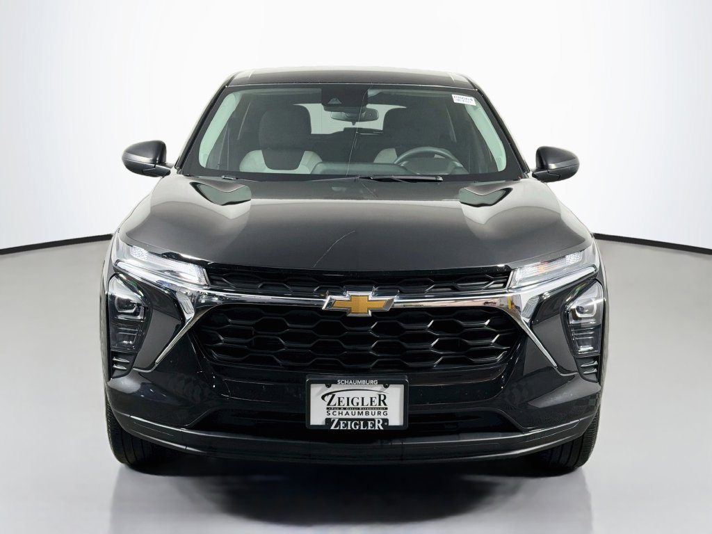 Used 2024 Chevrolet Trax LS FWD image 2