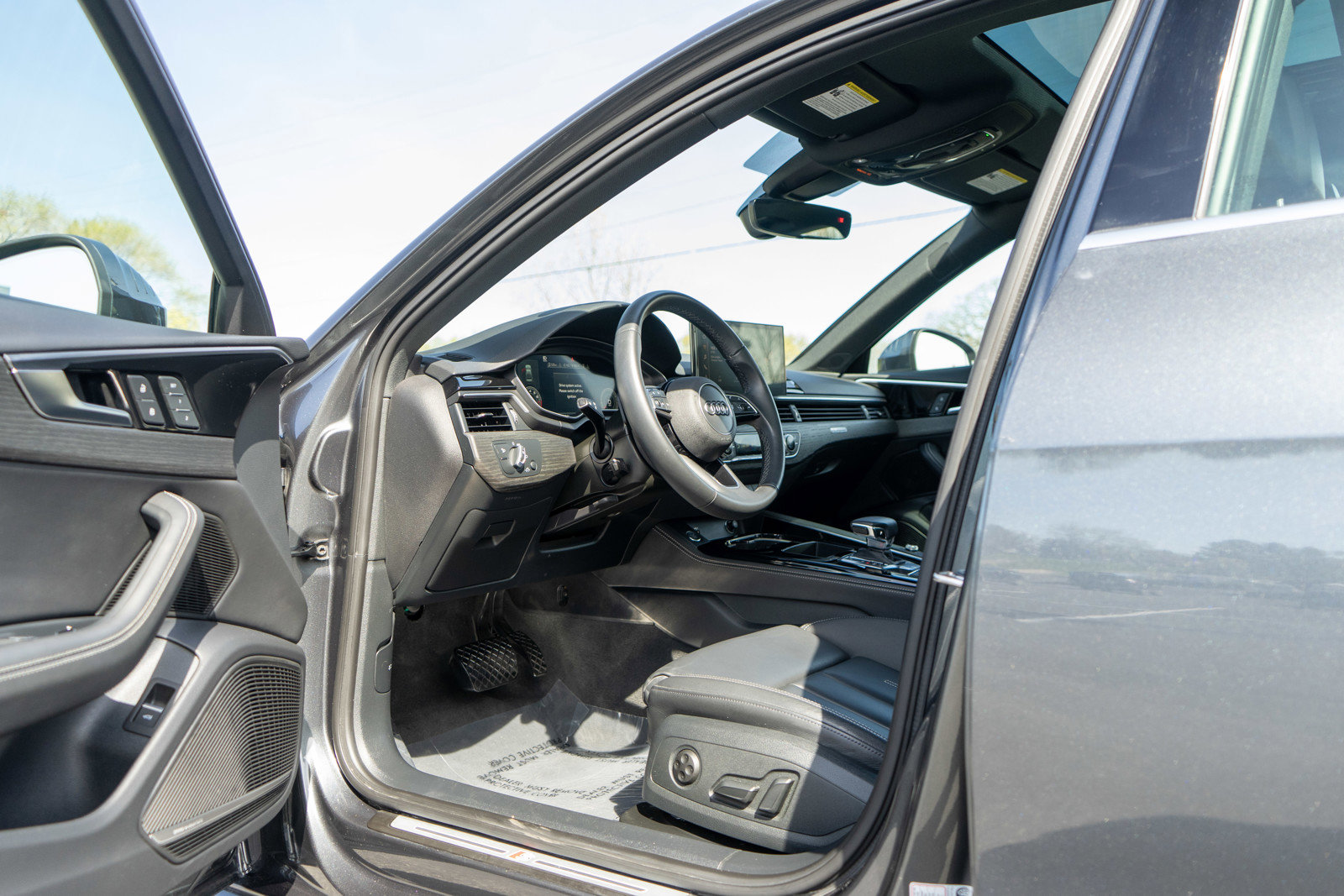 Used 2022 Audi A4 2.0T Premium Plus w/ Premium Plus Package AWD/4WD image 13