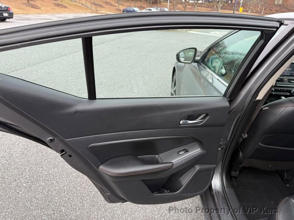 Used 2021 Nissan Altima 2.5 SR w/ SR Premium Package FWD image 13
