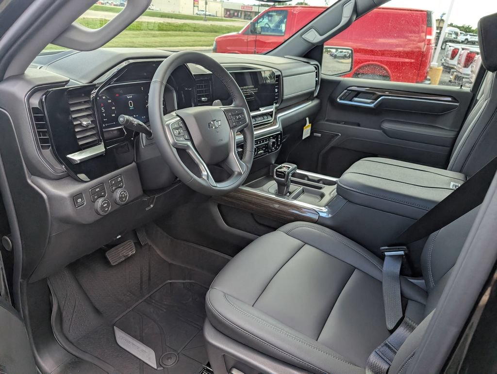 New 2026 Chevrolet Silverado 1500 RST w/ Redline Edition AWD/4WD image 13