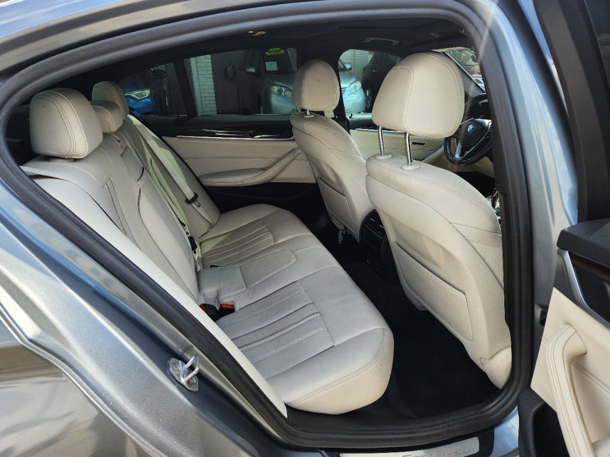 Used 2019 BMW 530i w/ Convenience Package RWD image 11