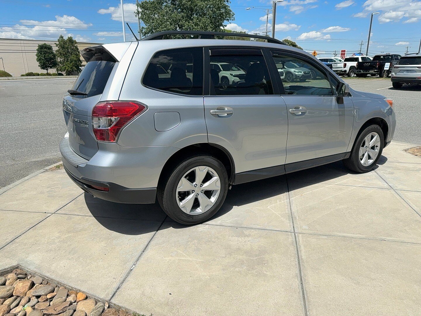Used 2015 Subaru Forester 2.5i Limited AWD/4WD image 6