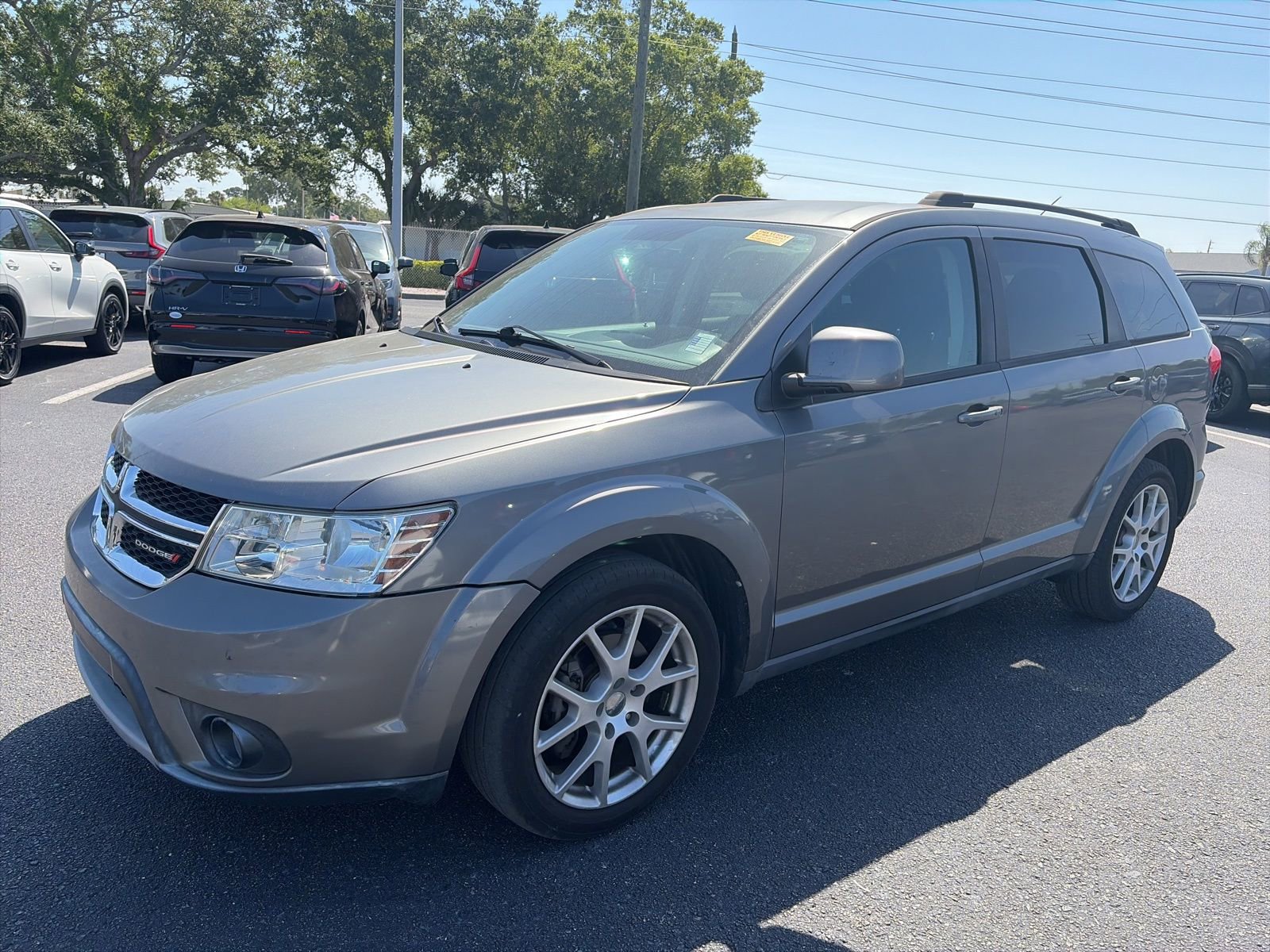 Used 2013 Dodge Journey SXT w/ Flexible Seating Group FWD image 3