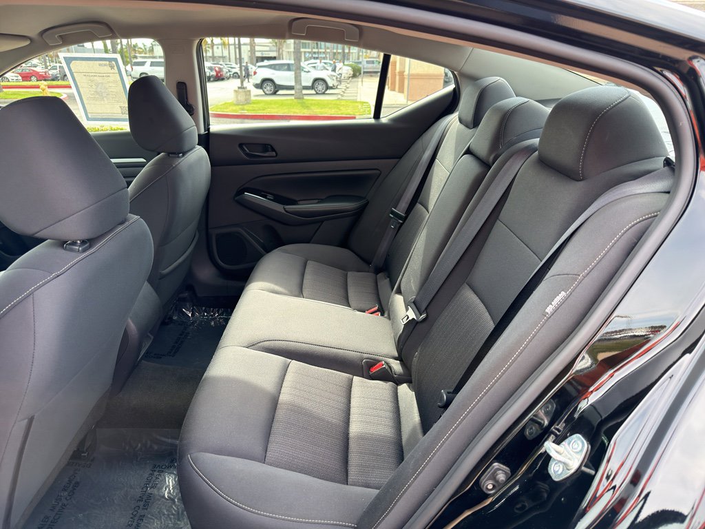 Used 2023 Nissan Altima 2.5 SV image 9