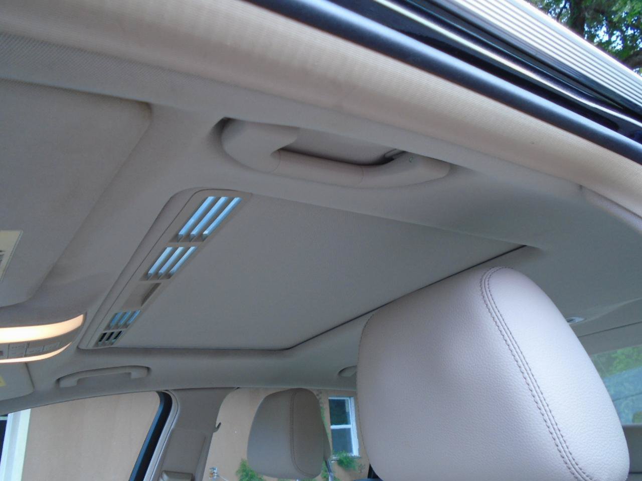 Used 2014 Mercedes-Benz E 350 Sedan image 22