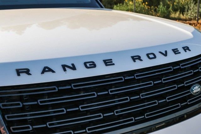 New 2025 Land Rover Range Rover Long Wheelbase SE image 12