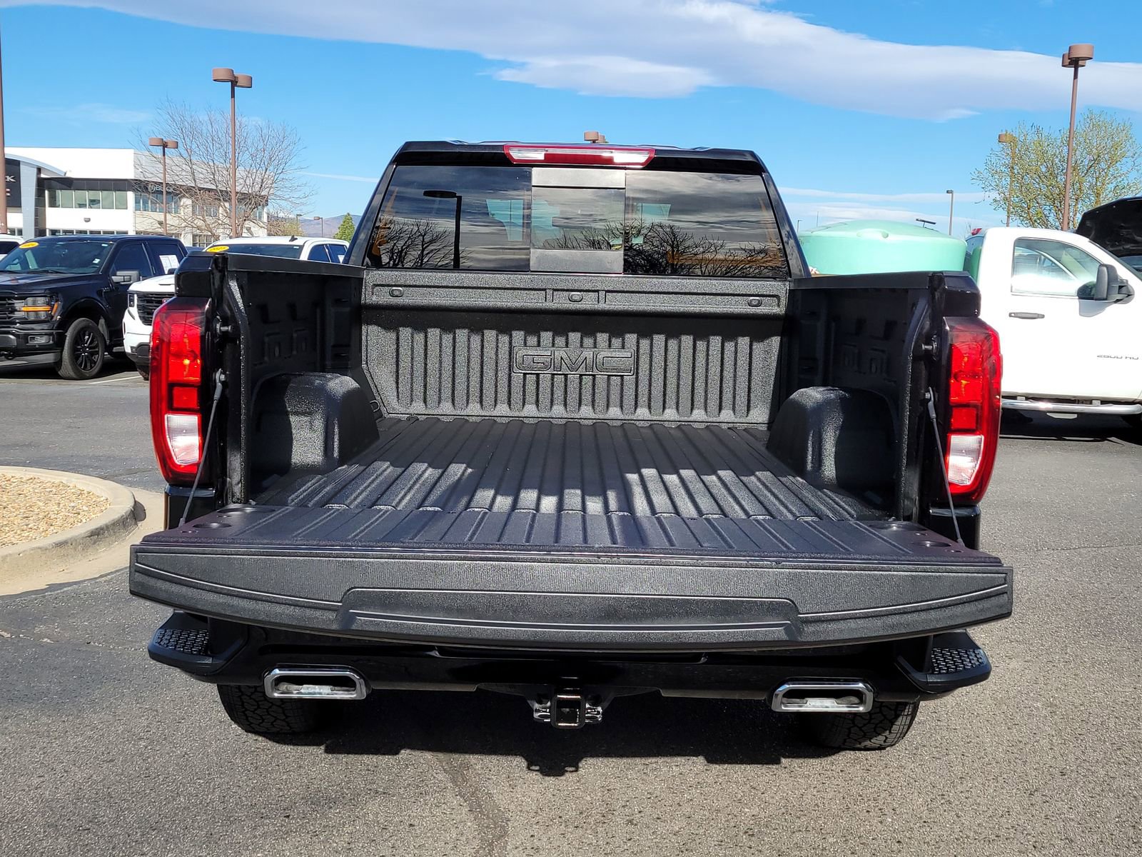 Used 2025 GMC Sierra 1500 Elevation w/ Preferred Package image 12