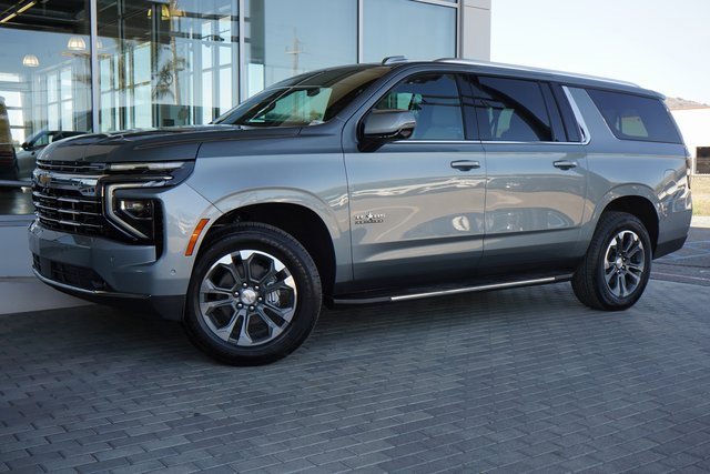 New 2026 Chevrolet Suburban LT w/ Comfort Package image 4