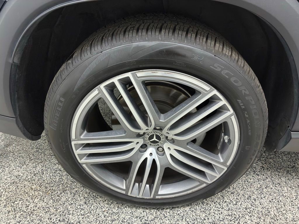 Used 2022 Mercedes-Benz GLS 450 4MATIC image 10