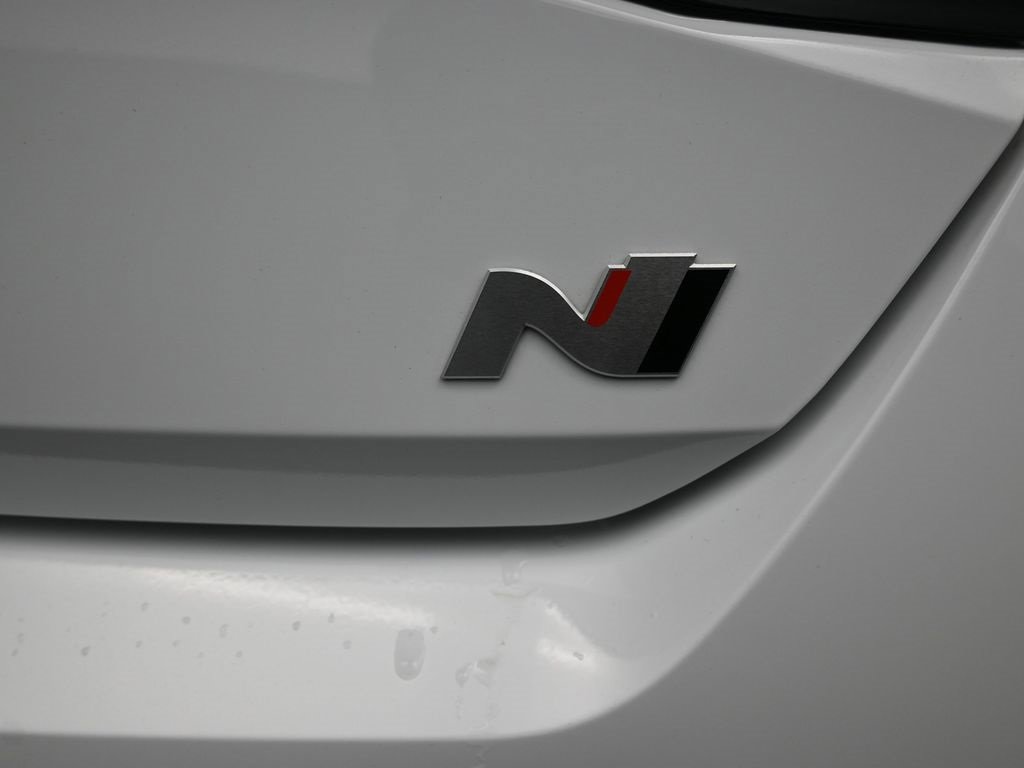 Used 2025 Hyundai Elantra N Base image 36