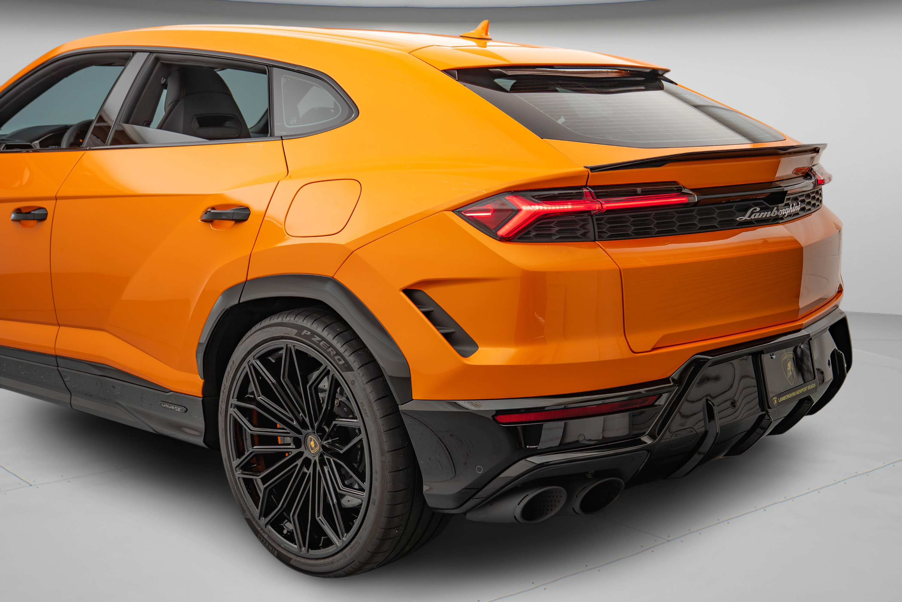 Used 2025 Lamborghini Urus S AWD/4WD image 30