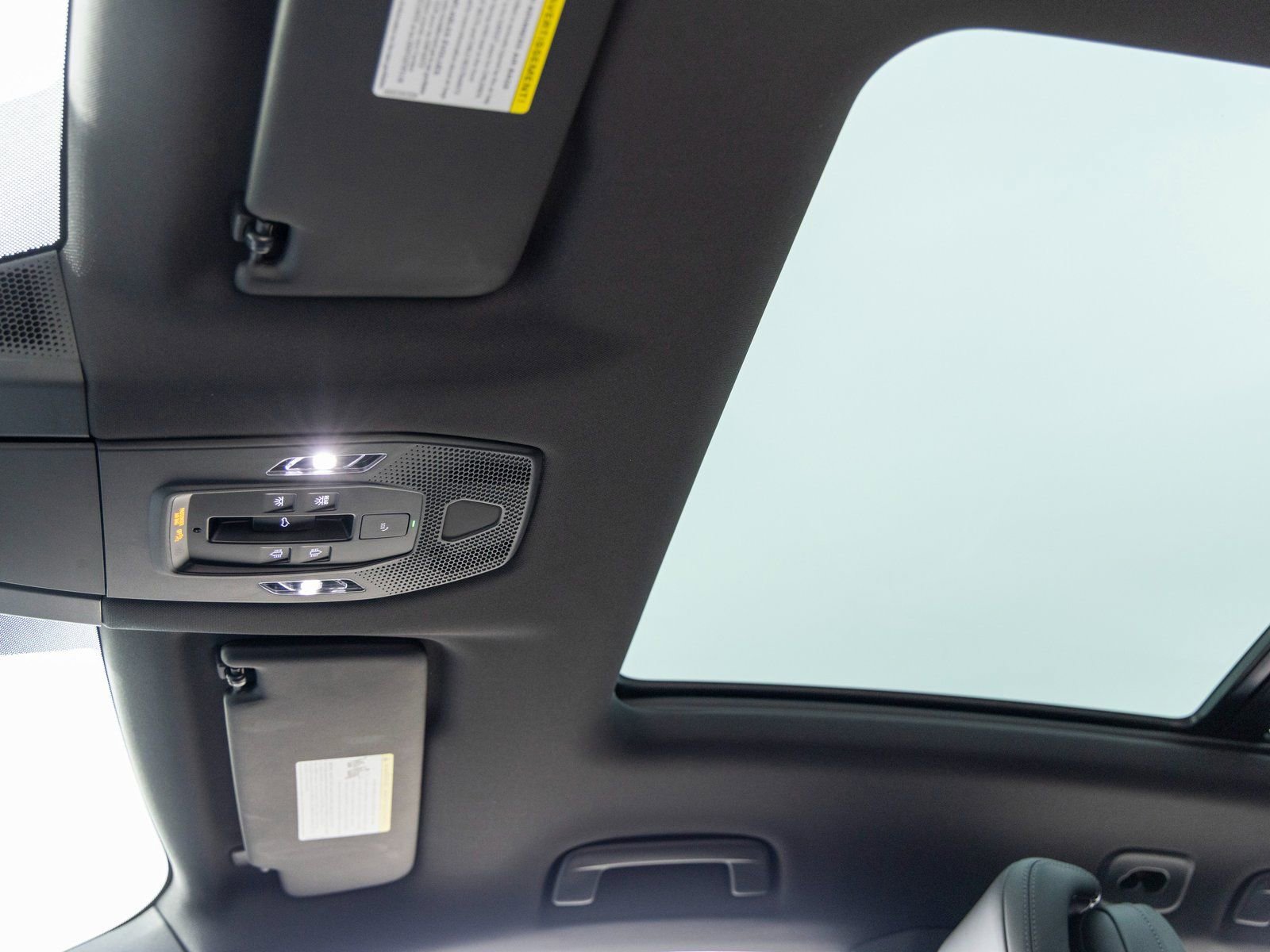 New 2025 Porsche Macan Electric image 29