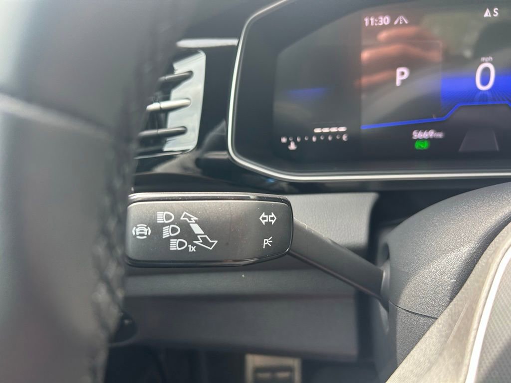 Used 2025 Volkswagen Jetta Sport image 21