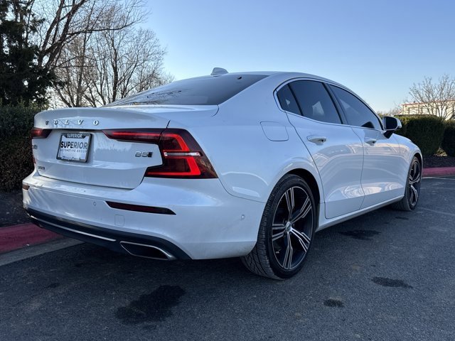 Used 2022 Volvo S60 B5 Inscription w/ Advanced Package image 3