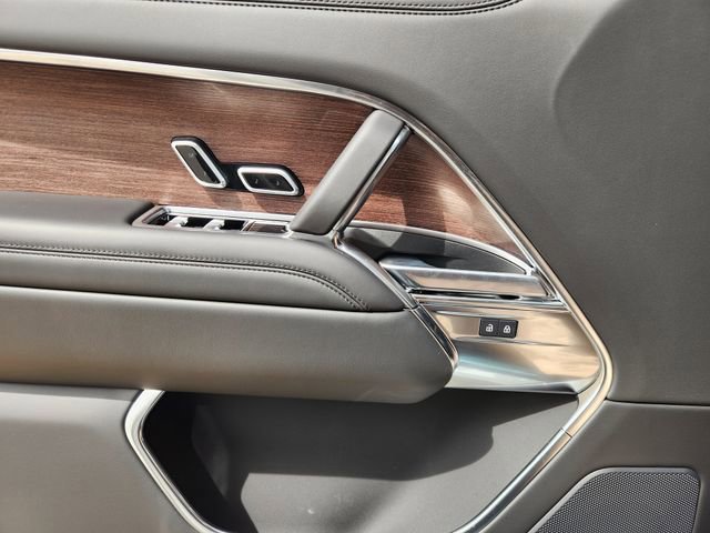 New 2026 Land Rover Range Rover SE image 16