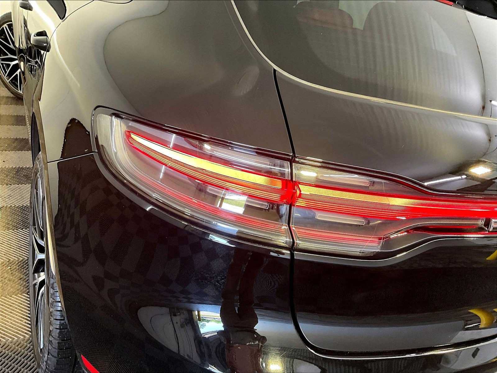 Certified 2024 Porsche Macan S AWD/4WD image 30