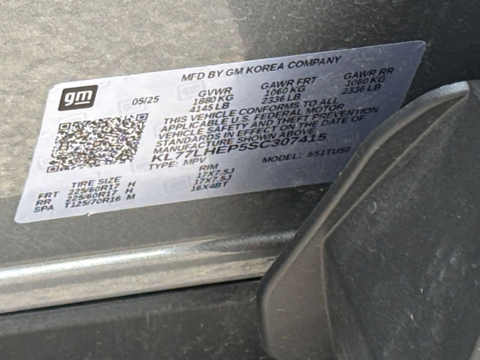 Used 2025 Chevrolet Trax LT FWD image 23