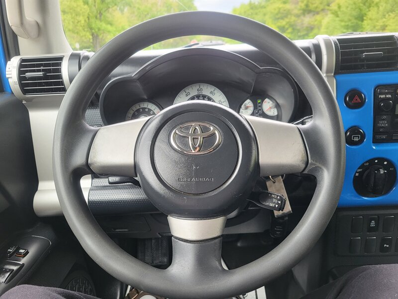 Used 2007 Toyota FJ Cruiser 4WD image 16