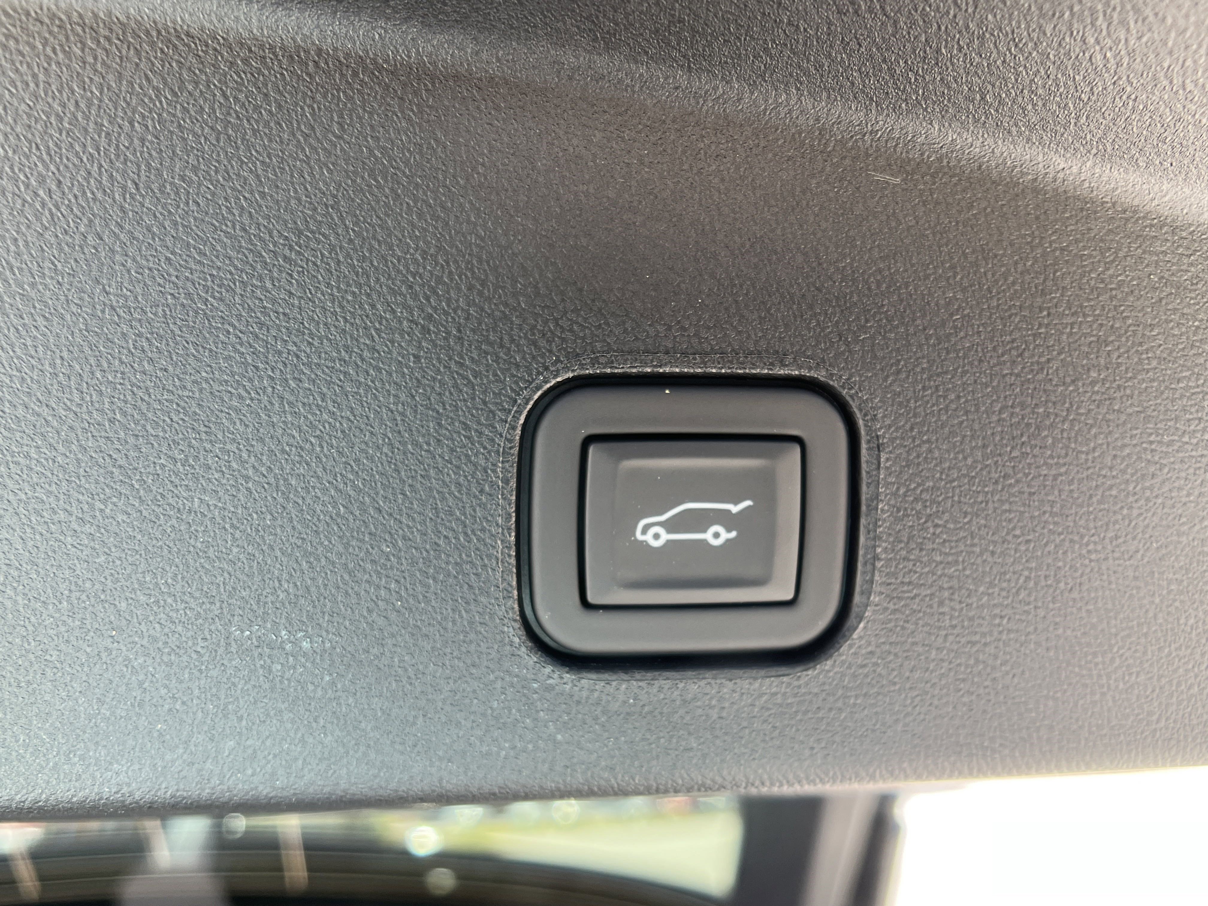 New 2025 Cadillac Lyriq Luxury image 21