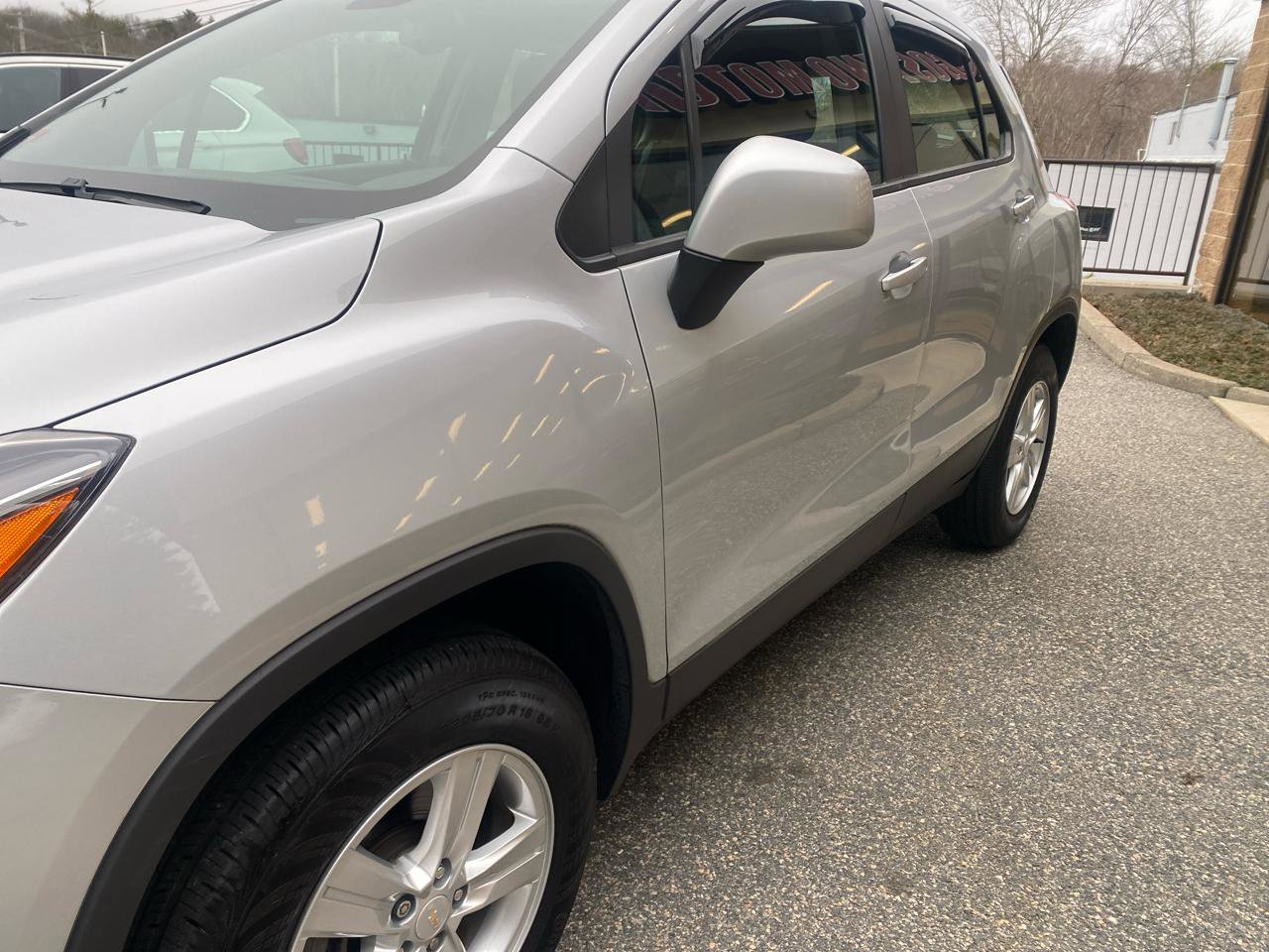 Used 2020 Chevrolet Trax LS AWD/4WD image 28