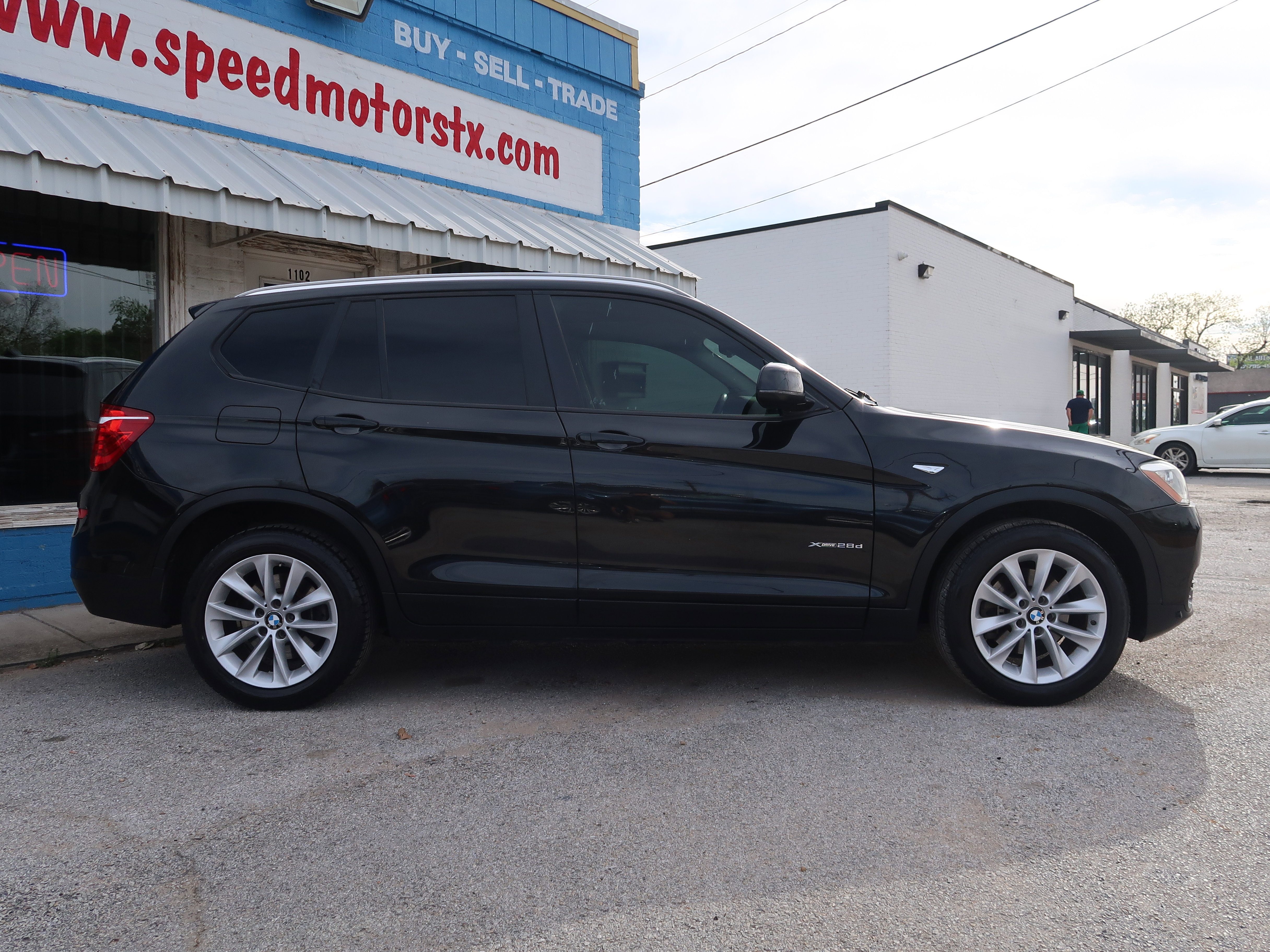 Used 2016 BMW X3 xDrive28d image 4