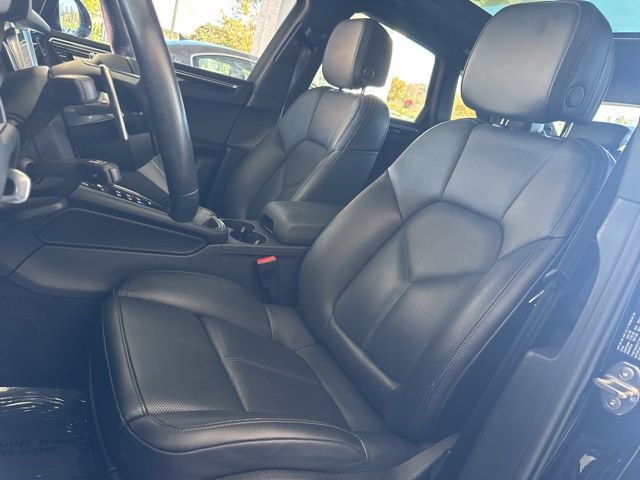 Used 2023 Porsche Macan AWD/4WD image 21