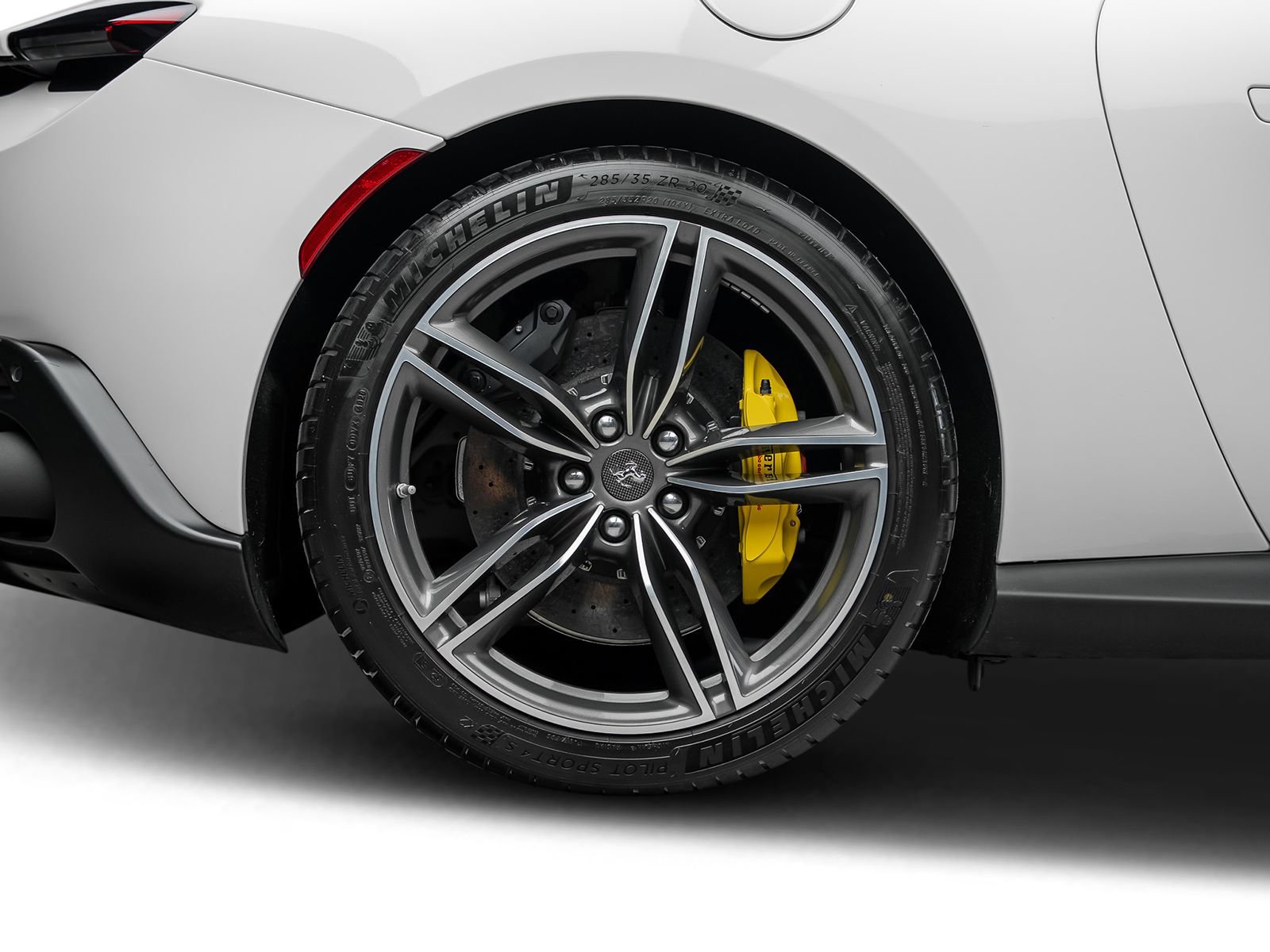 Used 2021 Ferrari Roma RWD image 31