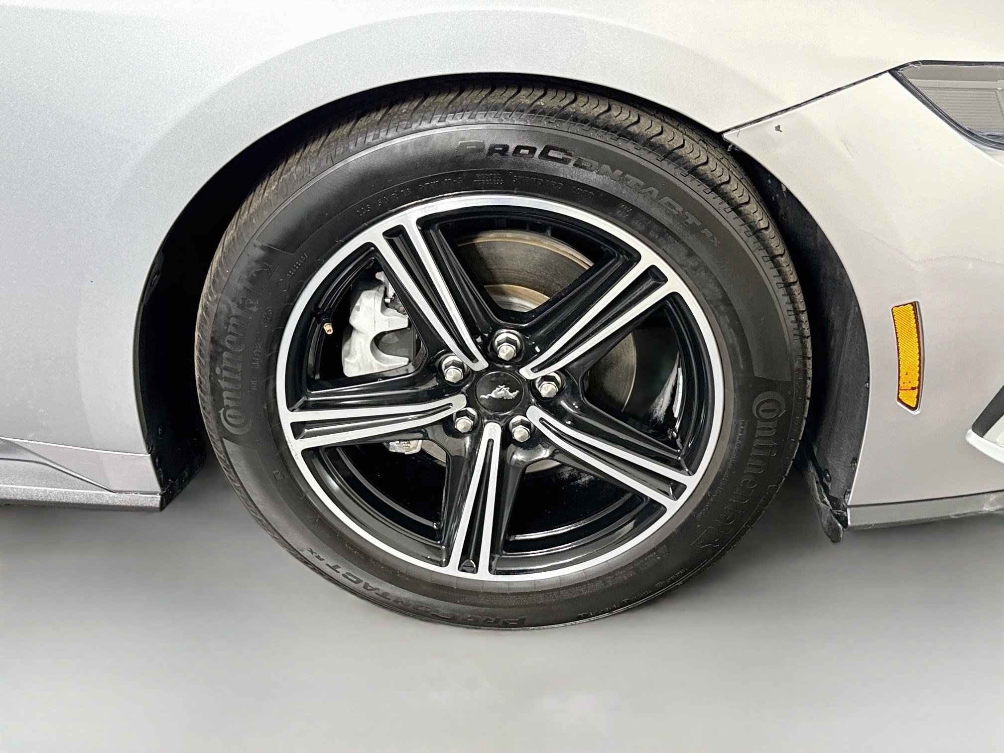 Used 2025 Ford Mustang Premium RWD image 30