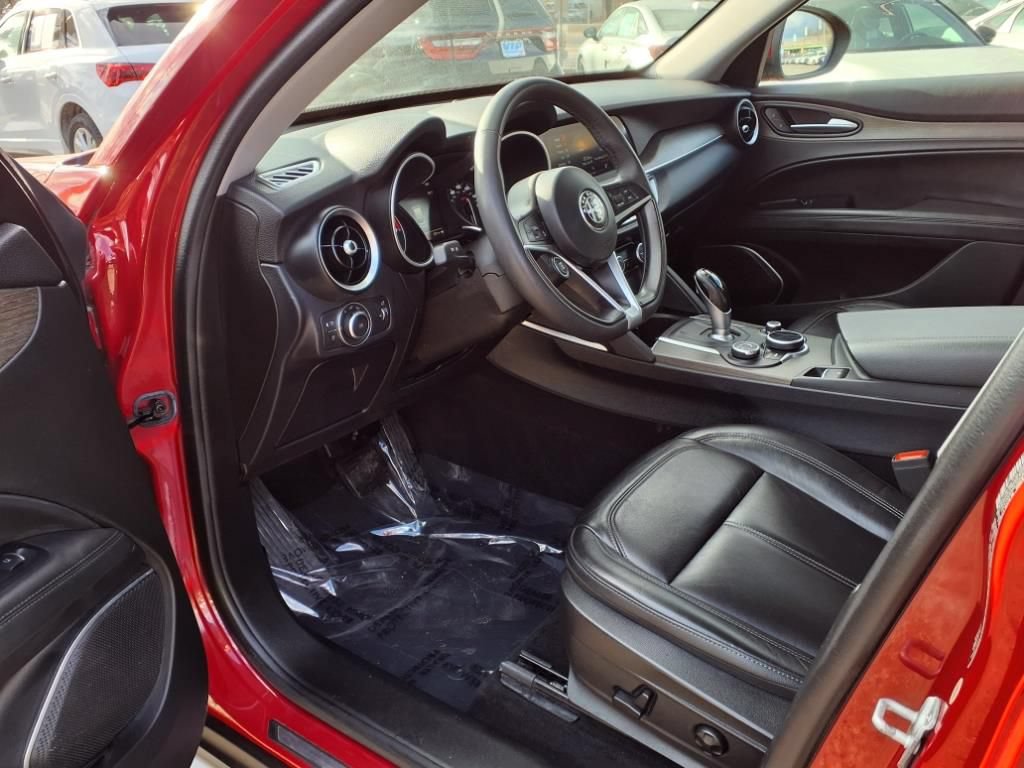 Used 2019 Alfa Romeo Stelvio Ti AWD/4WD image 18