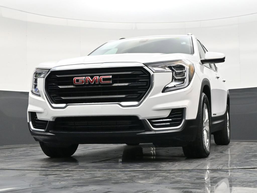 Used 2023 GMC Terrain SLE w/ Driver Convenience Package image 28