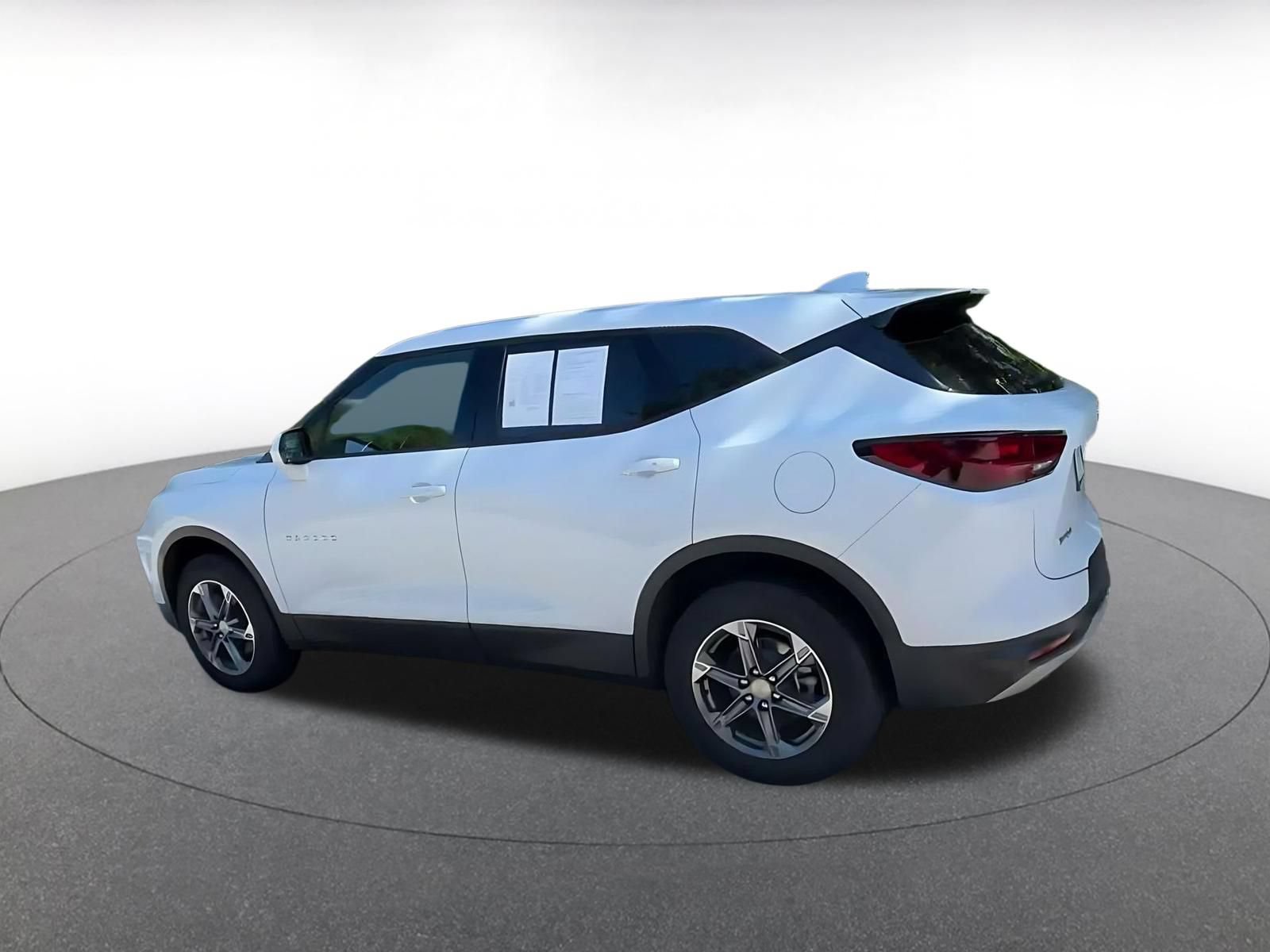 Used 2026 Chevrolet Blazer LT FWD image 9