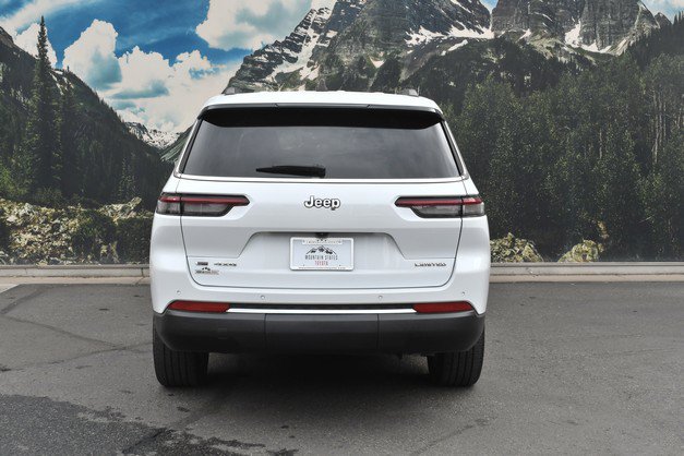 Used 2023 Jeep Grand Cherokee L Limited AWD/4WD image 10
