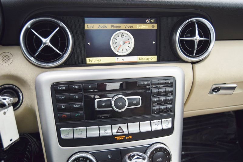 Used 2012 Mercedes-Benz SLK 350 image 32