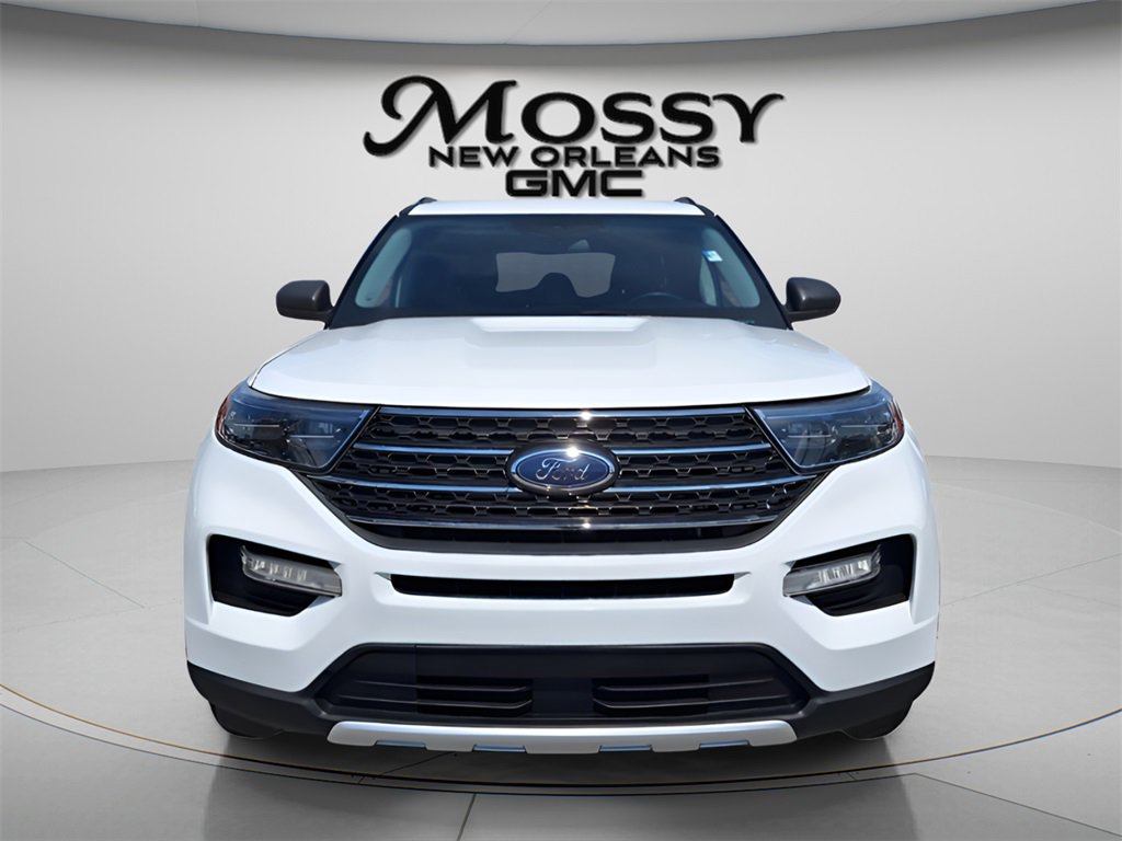 Used 2022 Ford Explorer XLT w/ Equipment Group 202A image 2