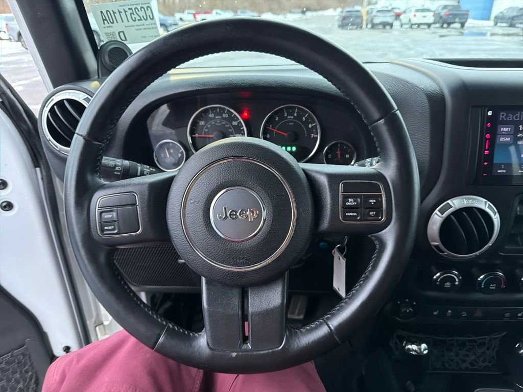 Used 2014 Jeep Wrangler Unlimited Rubicon w/ Max Tow Package image 10