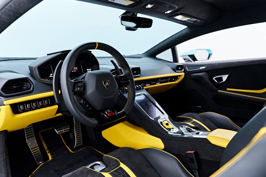 Used 2024 Lamborghini Huracan Tecnica RWD image 2
