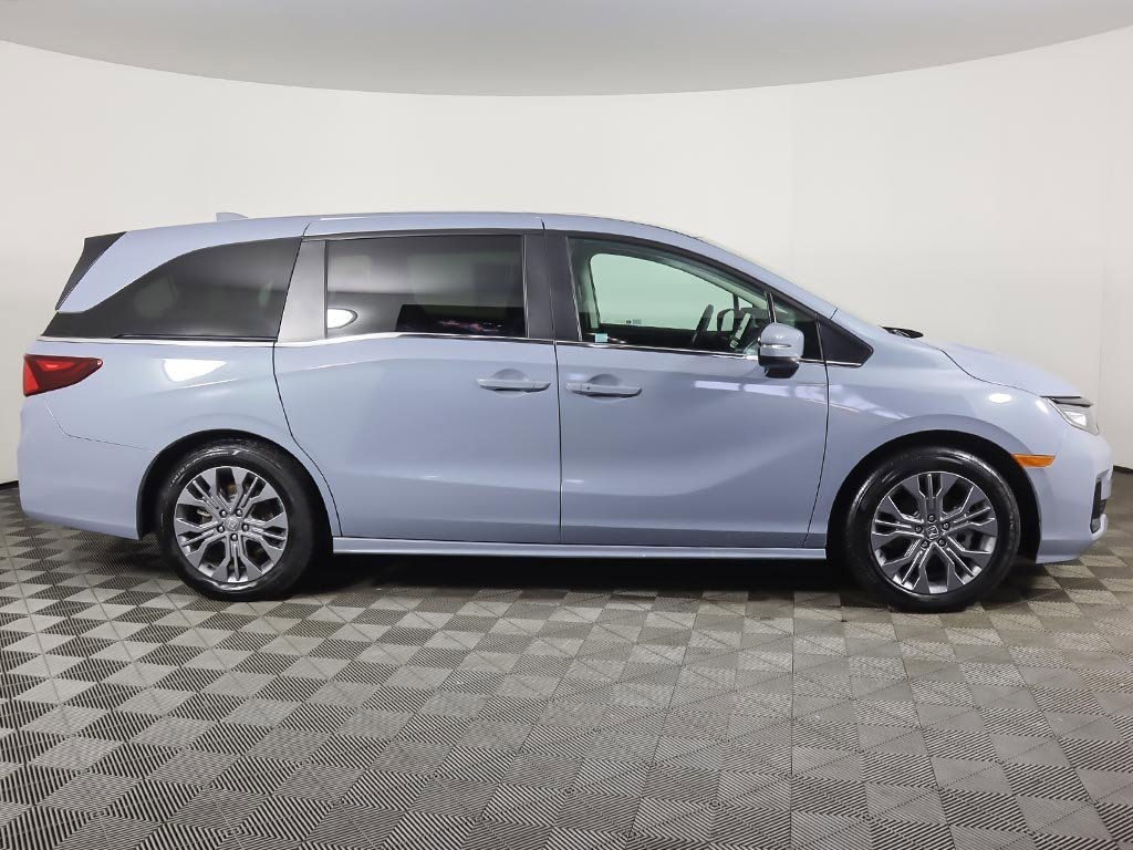 Used 2025 Honda Odyssey Touring image 21